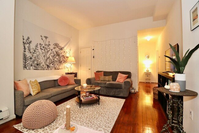 Building Photo - 1035 Washington St