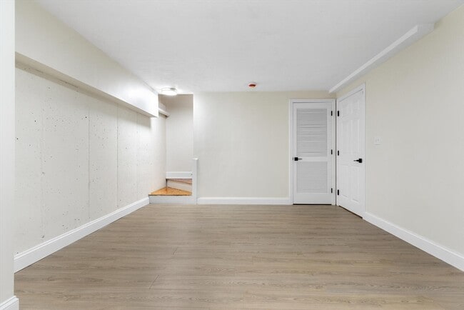 Building Photo - 29 Cottage St