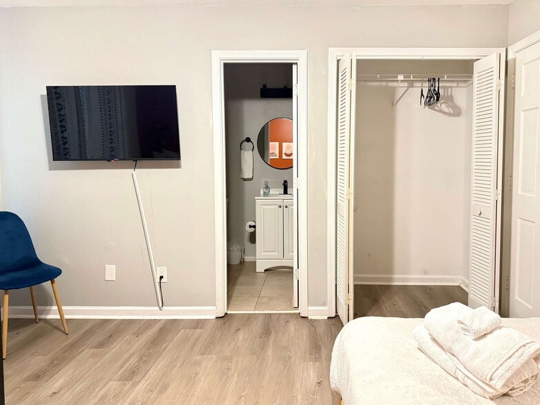 Building Photo - 1275 Sweet Pine Dr