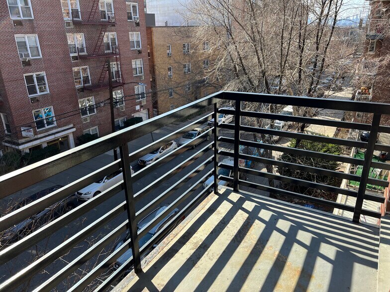 Building Photo - 6515 Booth St