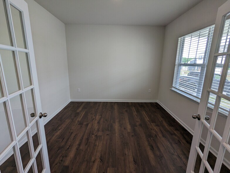 Building Photo - 1767 Odessa Ln