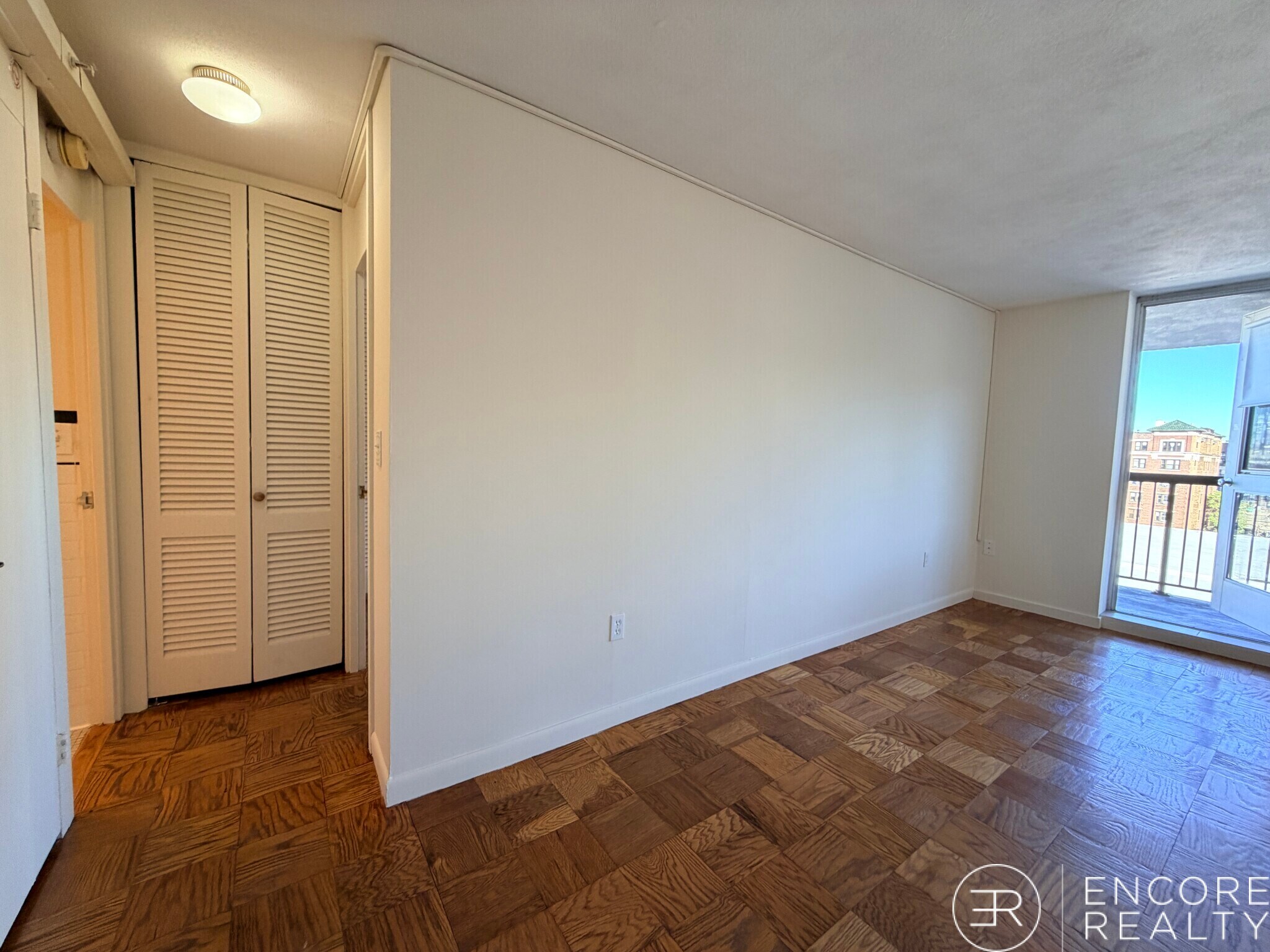 Building Photo - 16 Monmouth Ct