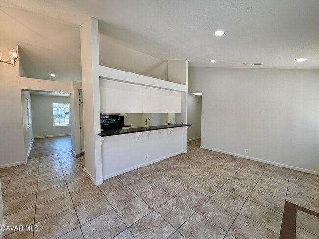 Building Photo - 2137 Estrella Ct