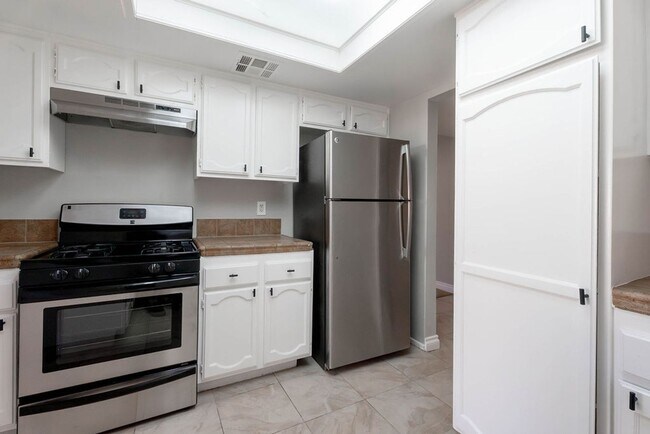 Building Photo - 5055 Stormy Cir