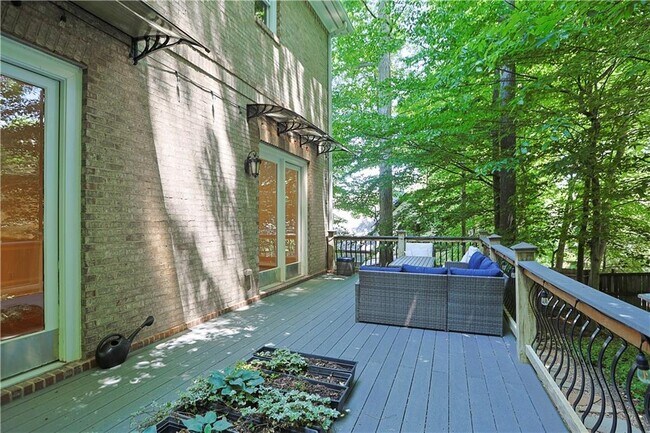 Building Photo - 1296 Lenox Park Blvd NE