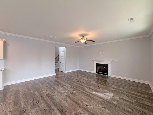 Building Photo - Spacious 3 Bedroom Home on 1 Acre Lot!