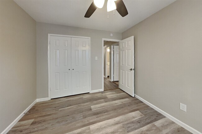 Building Photo - 18811 Sandia Pines Dr