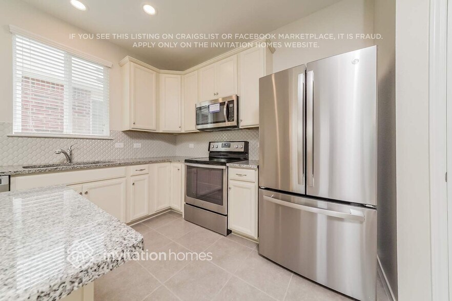 Building Photo - 1801 Vernon Dr