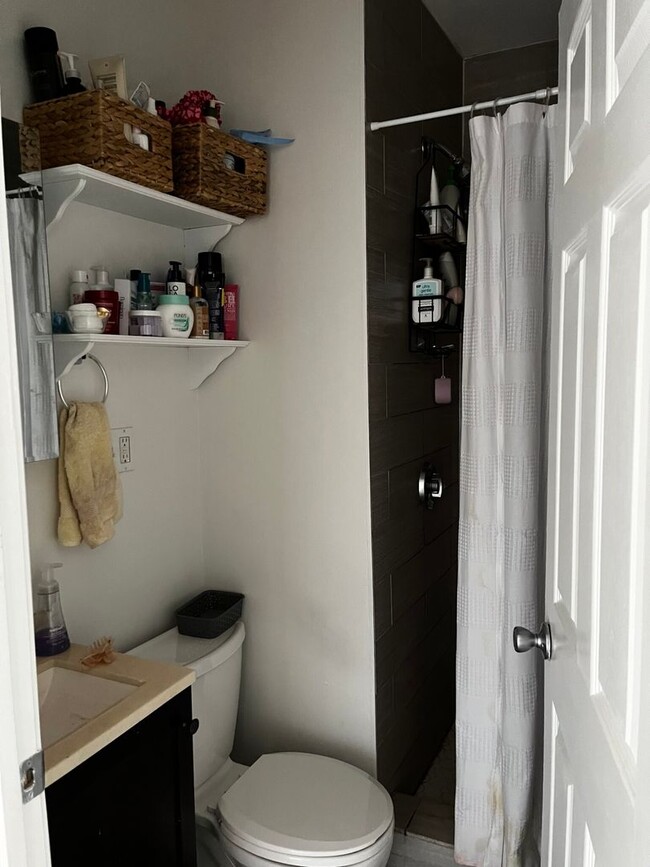 Building Photo - Rare 3 bed 2 bath in the North End... DON'T MISS OUT!!!