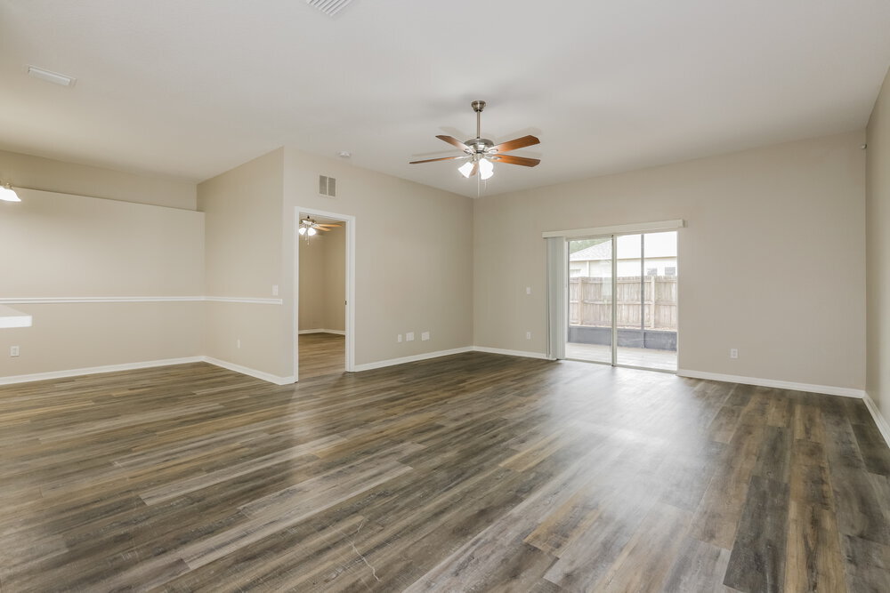 Building Photo - 13417 Silvercreek Dr