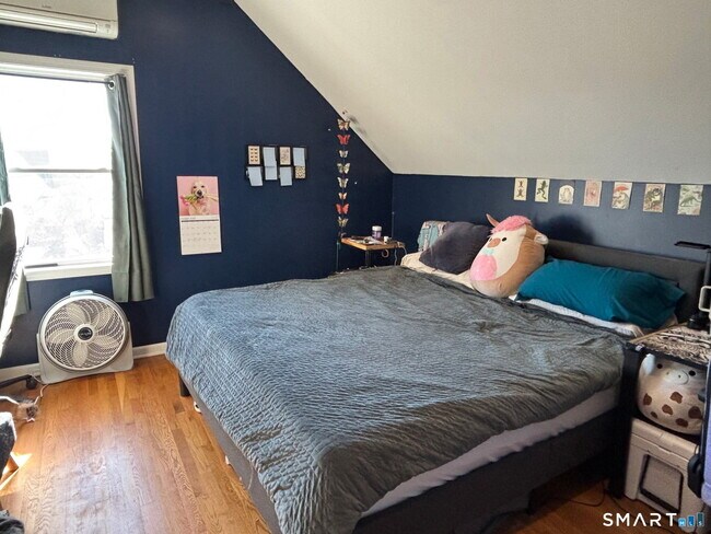 Building Photo - 2870 Fairfield Ave