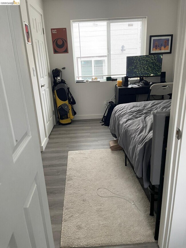 Building Photo - 2624 Regent St