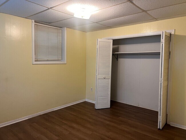 Building Photo - 8 Vine Ln