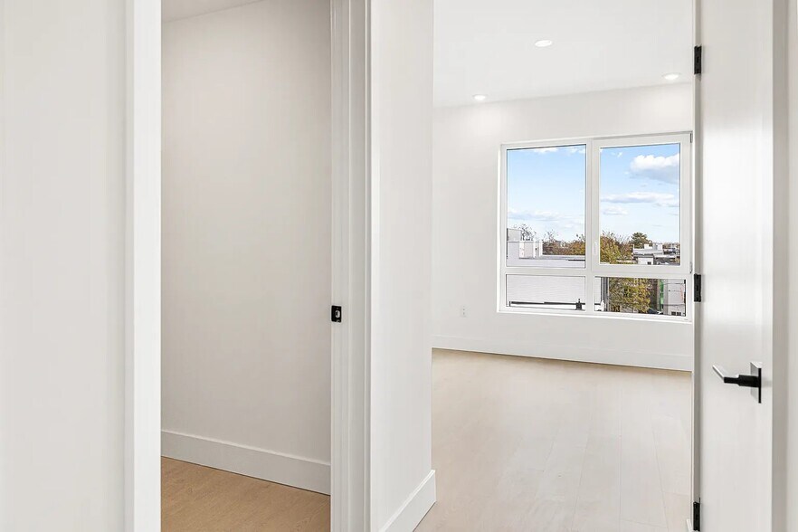 Building Photo - 2139 N 10th St