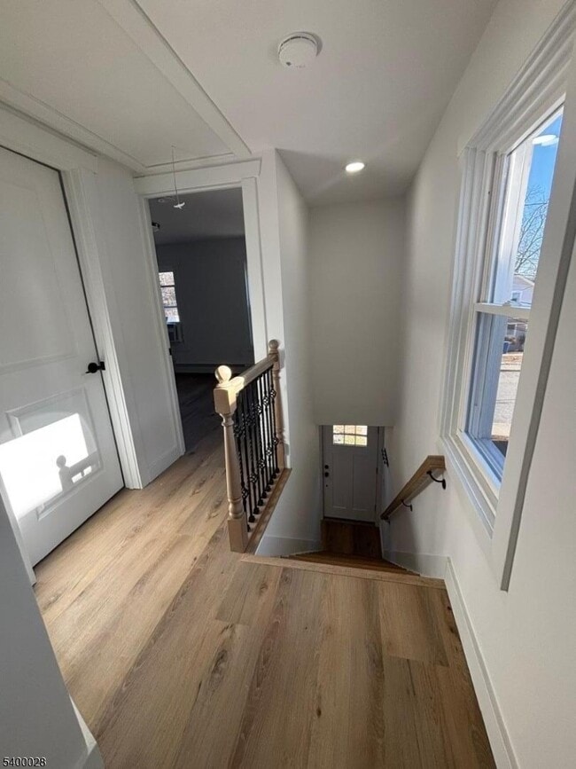 Building Photo - 83 Arch St