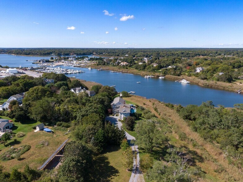 Building Photo - 9 Private Rd