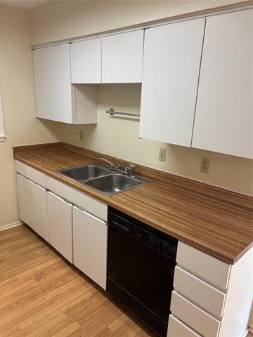 Building Photo - 2708 Runningbrook Ln