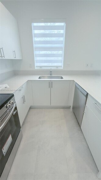 Building Photo - 25350 SW 137th Ave