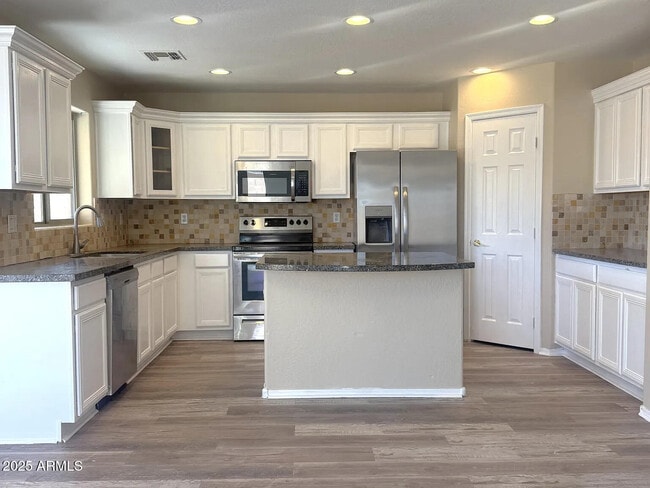 Building Photo - 3545 E Crescent Way