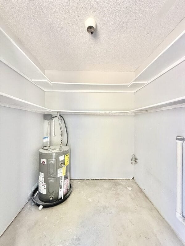 Building Photo - 3403 Palm Dr