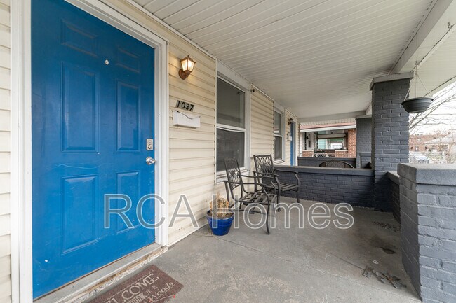 Building Photo - 1037 N Parker Ave