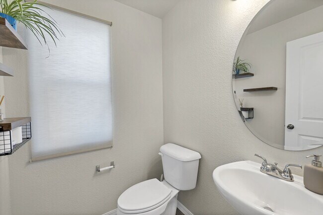 Building Photo - 7430 Alatna Pl