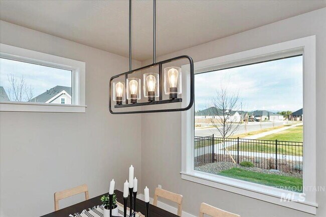 Building Photo - 4880 S Colusa Ave