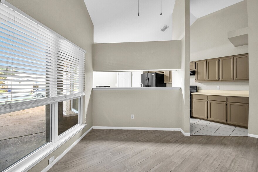 Building Photo - 1236 Sagebrush St