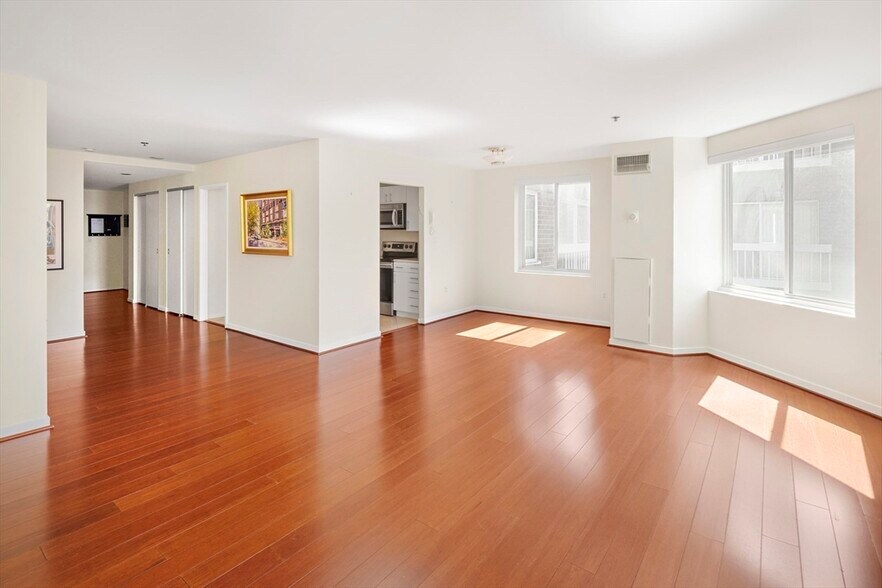 Building Photo - 950 Massachusetts Ave