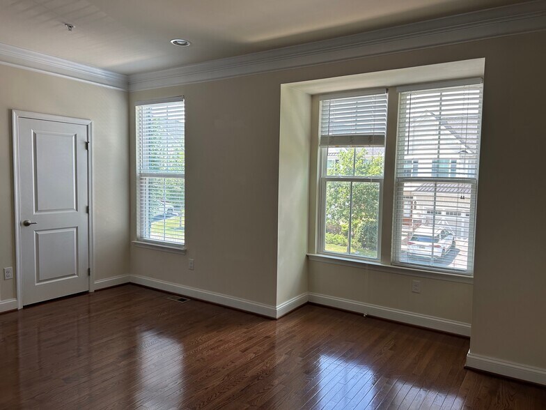 2nd Floor Nook area - 211 Quarry Point Rd