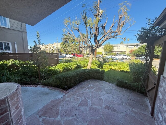 Building Photo - 2-Bedroom ADU with All Appliances Included in Valley Village!