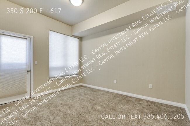 Building Photo - 350 S 200 E