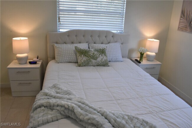 Building Photo - 4135 Coronado Pkwy