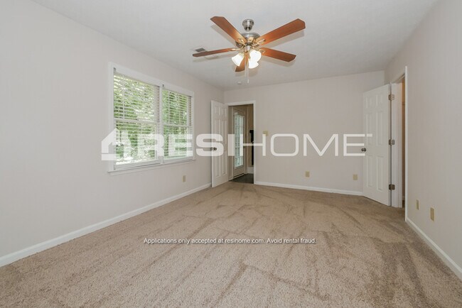 Building Photo - 10 Homeport Dr
