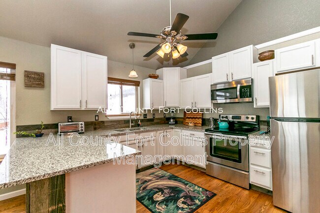 Building Photo - 6009 Hillside Dr