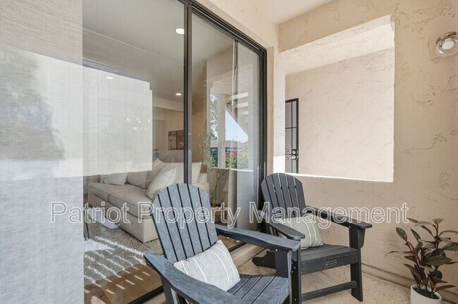 Building Photo - 9708-9708 E Vía Linda