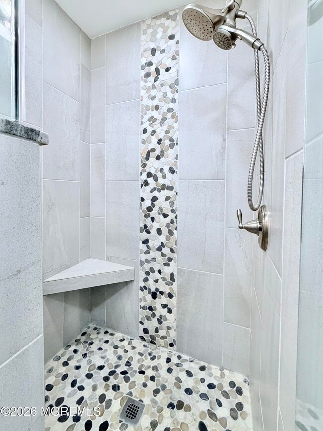 Building Photo - 7 Longfellow Ct