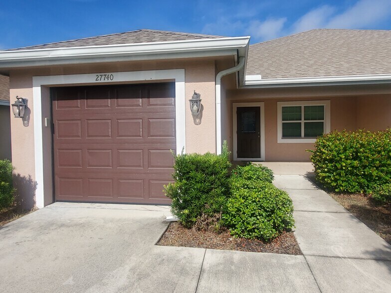 Primary Photo - 27740 S Roslin Pl