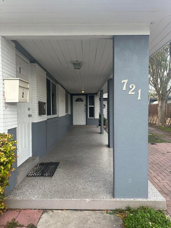 Building Photo - 721 NE 6th St