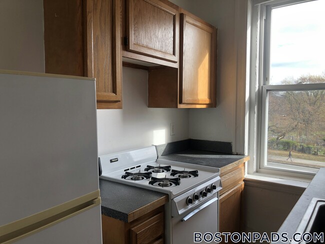 Building Photo - 1175 Boylston St