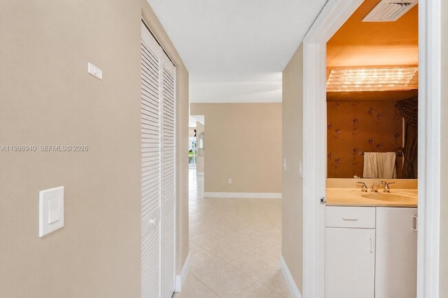 Building Photo - 12547 Imperial Isle Dr