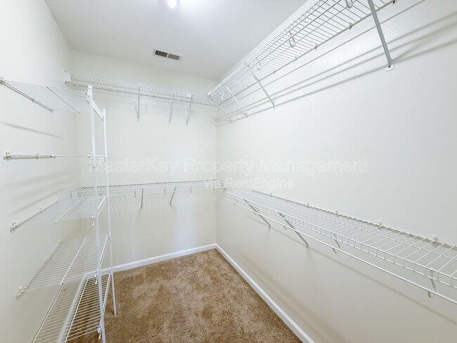 Building Photo - 804 Willowedge Ct