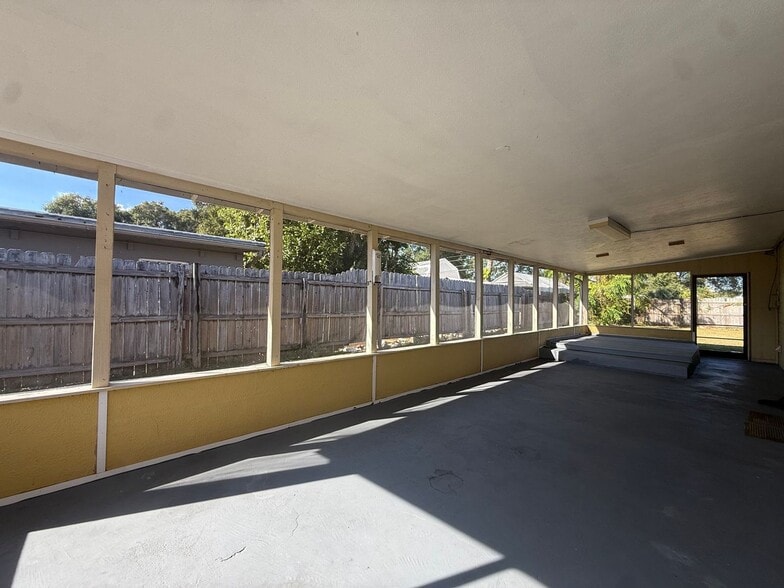 Building Photo - Altamonte Springs Gem! 3BR Home w/ Huge Screened Porch, Fenced Yard & Spacious Layout