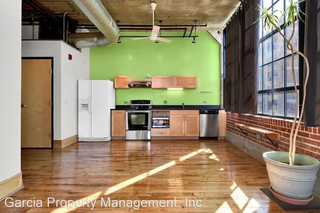 Building Photo - 1 br, 1 bath House - 2034 Lucas #408