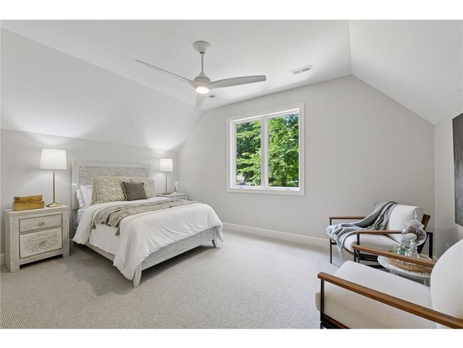 Building Photo - 2462 Lafayette Rd