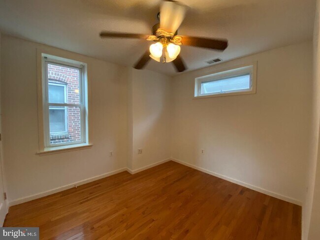 Building Photo - 4304 Lancaster Ave