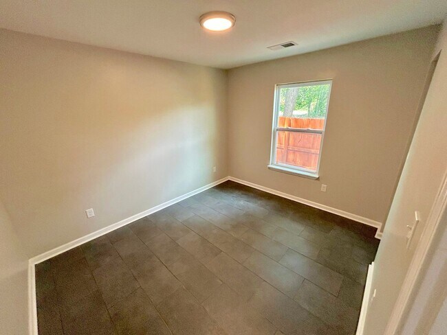 Building Photo - 2967 Forest Ave