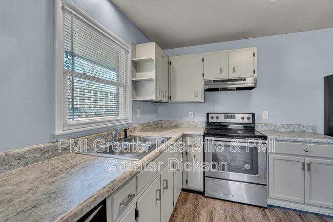 Building Photo - 816 Greenland Dr