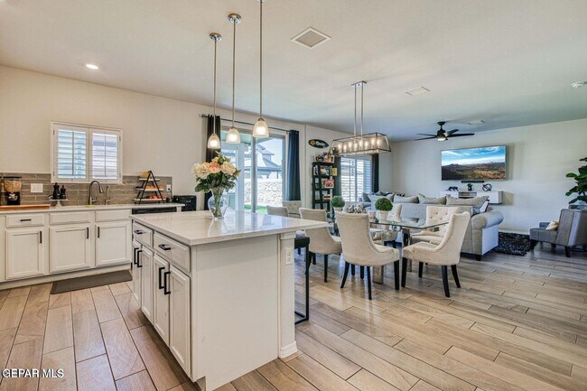 Building Photo - 12257 Desert Dove Ave
