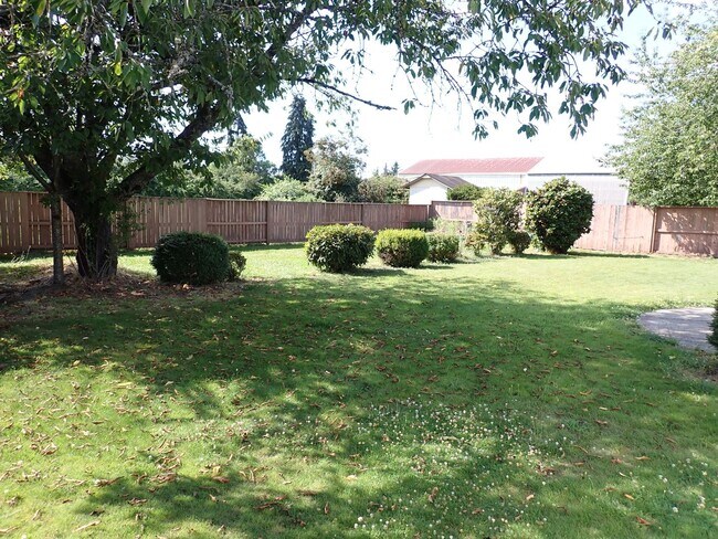 Building Photo - Great Puyallup Valley Rambler